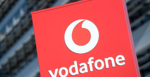 Vodafone loses 346 million in its first fiscal semester