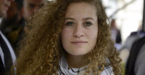 Prominent activist Ahed Tamimi, among the 30 Palestinian prisoners released by Israel this Wednesday