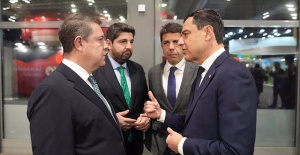 Page, in his meeting in Fitur with Moreno, Mazón and López Miras: "They are about to extradite me"