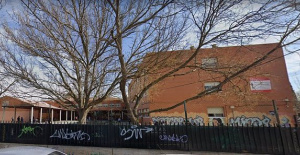 A 15-year-old boy stabs another in the back inside an Alcalá high school