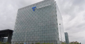 Telefónica launches a takeover bid...