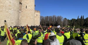 Interior recognizes specific violence by farmers in the Cortes of Aragon and explains that the Police could not charge
