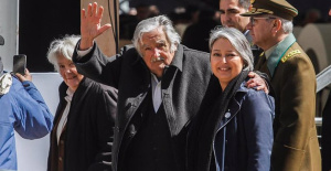 The former president of Uruguay José Mujica announces that he suffers from a tumor in the esophagus
