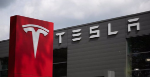 Tesla reduced its net profit by 55% in the first quarter, to $1,129 million